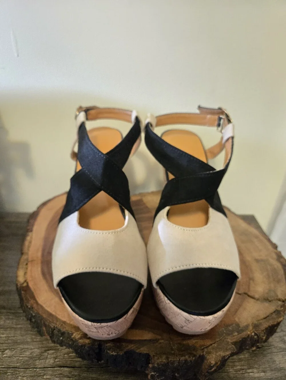 NEW Women’s Two-Tone Wedge Sandals in Black and Cream
